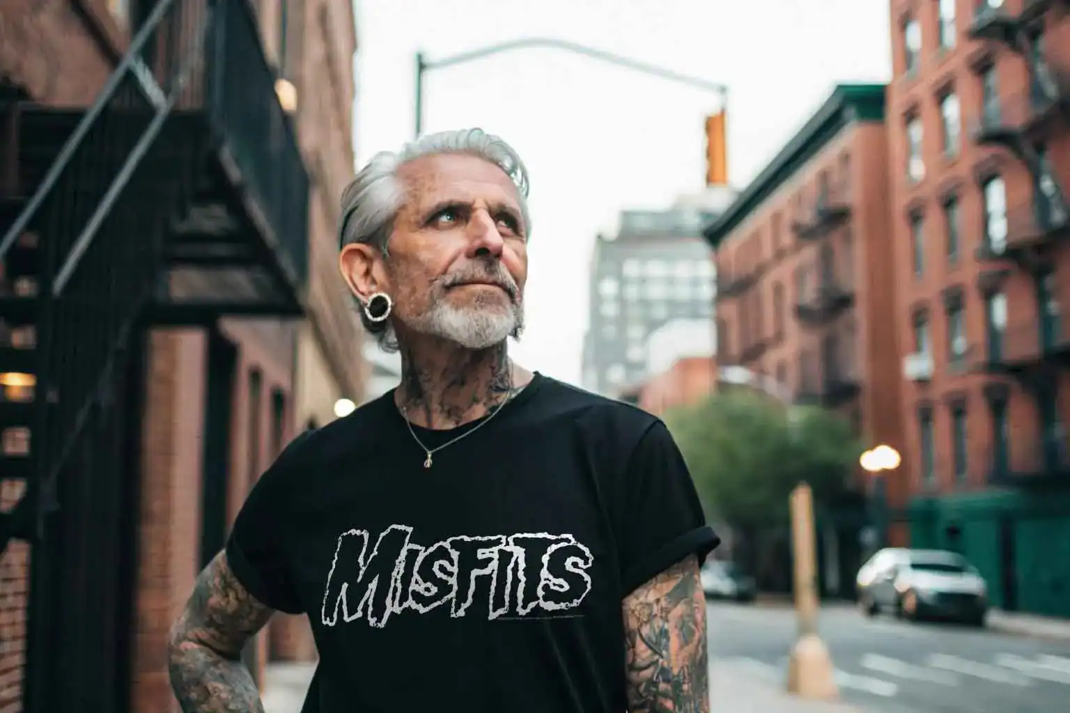 Vintage fan wearing a Misfits t-shirt