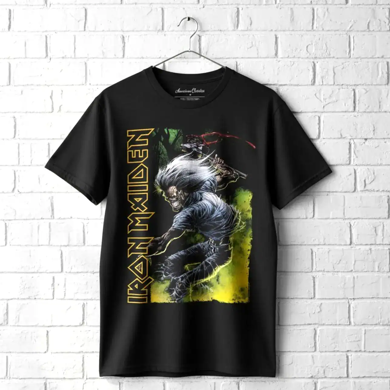 Iron Maiden Eddie Hatchet Men's T Shirt wall