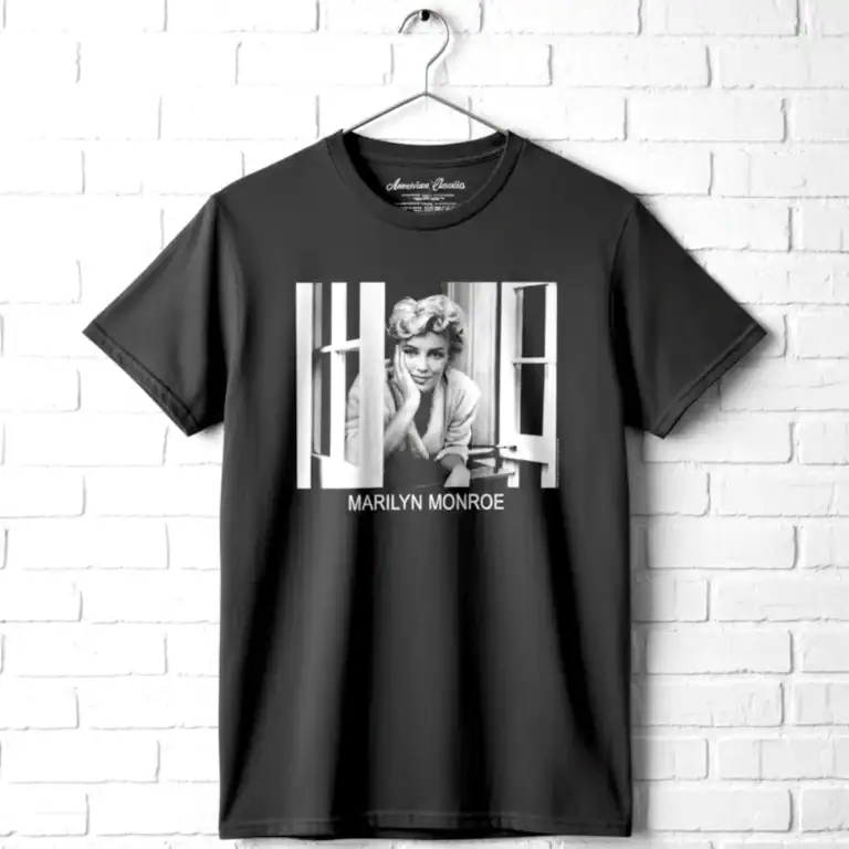 Marilyn Monroe from the Window Men's T Shirt